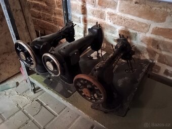 Staré šicí stroje - 4