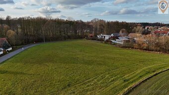 Atraktivní stavební parcela 838 m² v nové zástavbě obce Vese - 4