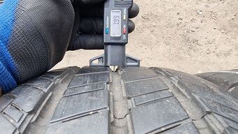 Letní pneu 215/65/16c Continental - 4