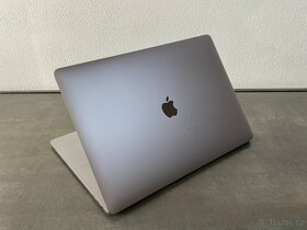 MacBook Pro 15" 2016 i7 / 256GB / 16GB - 4