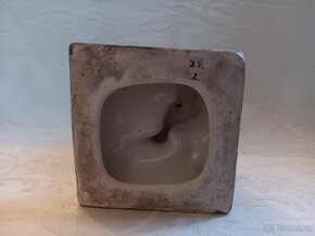 Graniton - Holčička v kroji - porcelánová figurka - 4