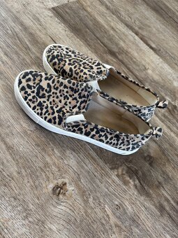Slipony s motivem leoparda - 4