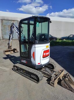 Minibagr Bobcat E20Z Nulový přesah - 4