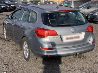 Opel Astra 1.4i , 74 kW benzín, 2011 - 4