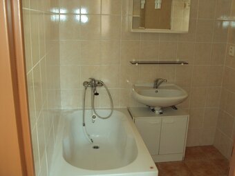 PRODEJ BYTU 4 + 1, 69,5 m² TŘEBOŇ - 4