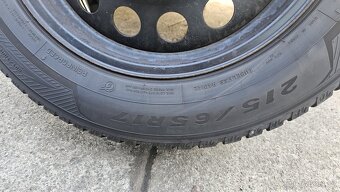 Zimní pneu 215/65 R 17 s plechovým diskem - 4