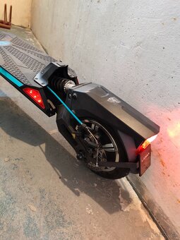 Lamax eRacer SC50, zánovní elektrokoloběžka - 4