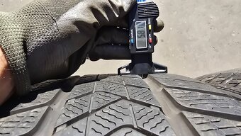 Zimnímatiky pneu 235/40/19 Pirelli - 4