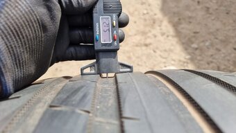 Letní pneu 275/40/19 Nokian - 4