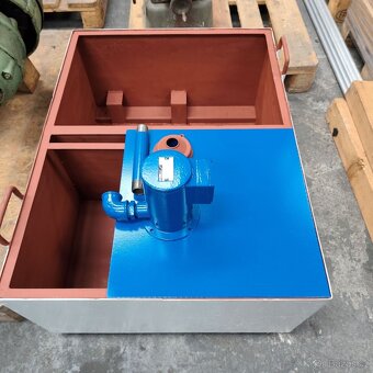 Vrtačka TOS VS 20-4 litinový stůl - 4