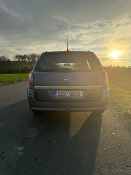 Opel Astra H 1,9cdti 110kw nepojízdné - 4