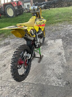 Suzuki RM 125 - 4