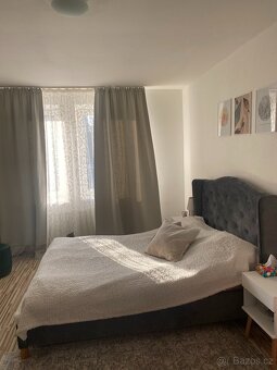 Čalouněná postel CADERA Velvet 140 na 200 cm s matrací - 4