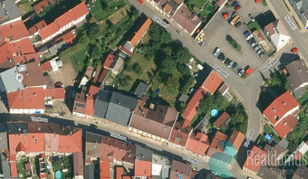 Prodej stavebního pozemku 478m2 v centru města Police nad Me - 4