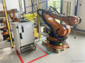 Průmyslový robot KUKA KR210 L150-2 s řídicí jednotkou KRC2 E - 4