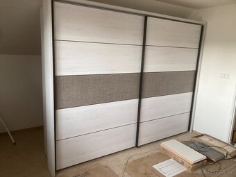 Šatní skříň - 4