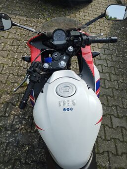 Honda CBR 125 r - 4