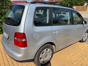 VW Touran 2,0TDi, DSG, 7míst - 4
