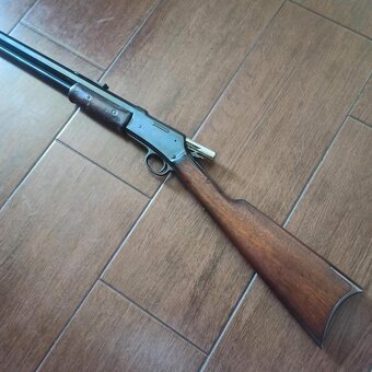 US puška pumpa Colt Lightning 1884 ráže 44-40WCF 1 model - 4