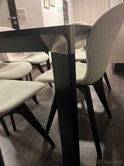 Skleněný stůl s ocelovou konstrukcí - 4