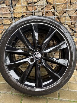 Skoda Fabia 3, Rapid letní sada 215/40-17 Savio Schwarz - 4