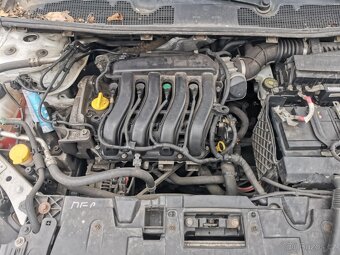Renault Megane III 1.6i 16V 74kW rok 2010 - motor není - 4