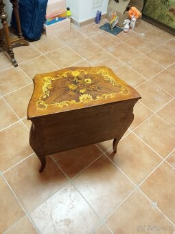 Luxusní barokní komoda | břichaté tvary | intarzie - 4