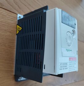 Invertor SCHNEIDER ELECTRIC 0,18 kW - 4