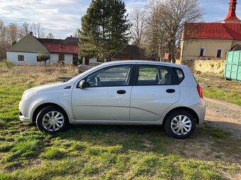 Chevrolet Aveo - 4