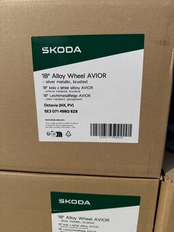 NOVÁ originál kola Škoda AVIOR 18” Octavia, 5x112 - 4