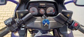 Suzuki GSX 1100 F Katana - 4
