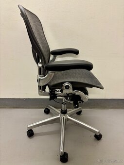 Kancelářská židle Herman Miller Aeron - 4