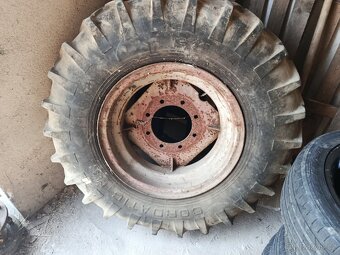 Kola na Zetor 25 nebo na Žm - 4