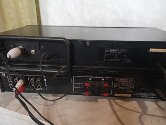 Zesilovač a tuner FISHER - 4