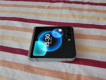 Samsung Z Flip5 8/512GB - 4