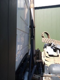 IVECO EUROCARGO výfuk za kabinu - 4