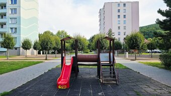 Prodej bytu 3+1 (70m2) s balkonem a sklepem, Kuřim, Na Loučk - 4