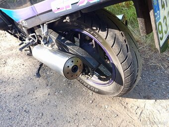 Kawasaki gpx 600r - 4
