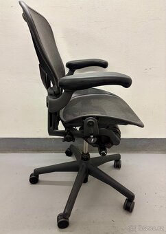 Kancelářská židle Herman Miller Aeron Posturefit - 4