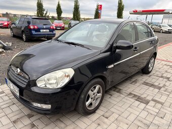 Hyundai Accent 1,4i, r. 2010, 105.tkm, klima - 4