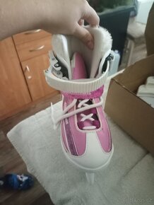 Dívčí zimní brusle - 4