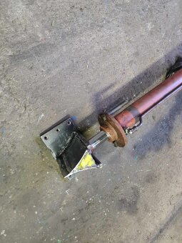 hydraulická pístnice na štípač - 4