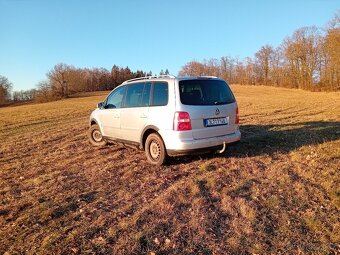 Vw touran 2.0 tdi 100kw - 4