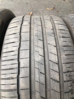 Prodám dvourozměr pneu 315/35/20 a 275/40/20 - 4