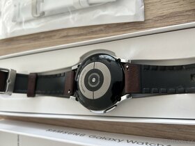 Prodám SAMSUNG Galaxy Watch 4 Classic (42 mm) LTE stříbrná - 4