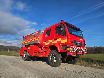 Hasičské Vozidlo MAN 18.285 4x4 r.v. 2002 8000 l voda - 4