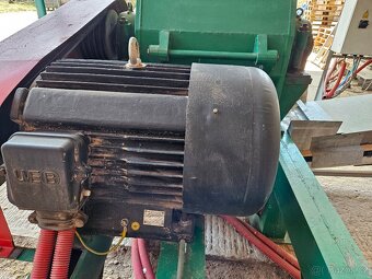 drtič na kůru a dřevotřísku D700 - 55kW - 4