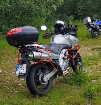 Suzuki V-Strom 650 DL - 4