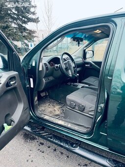 Nissan Navara 2,5 DCi 4x4 126KW automat 2009 - 4
