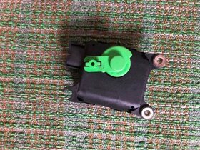 Servomotor centrální směšovací klapky klimatizace vw golf 4 - 4